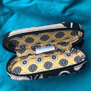 Vera Bradley Accessories - Vera Bradley Eyeglasses Case Vera Bradley Accessories - Vera Bradley Eyeglasses Case